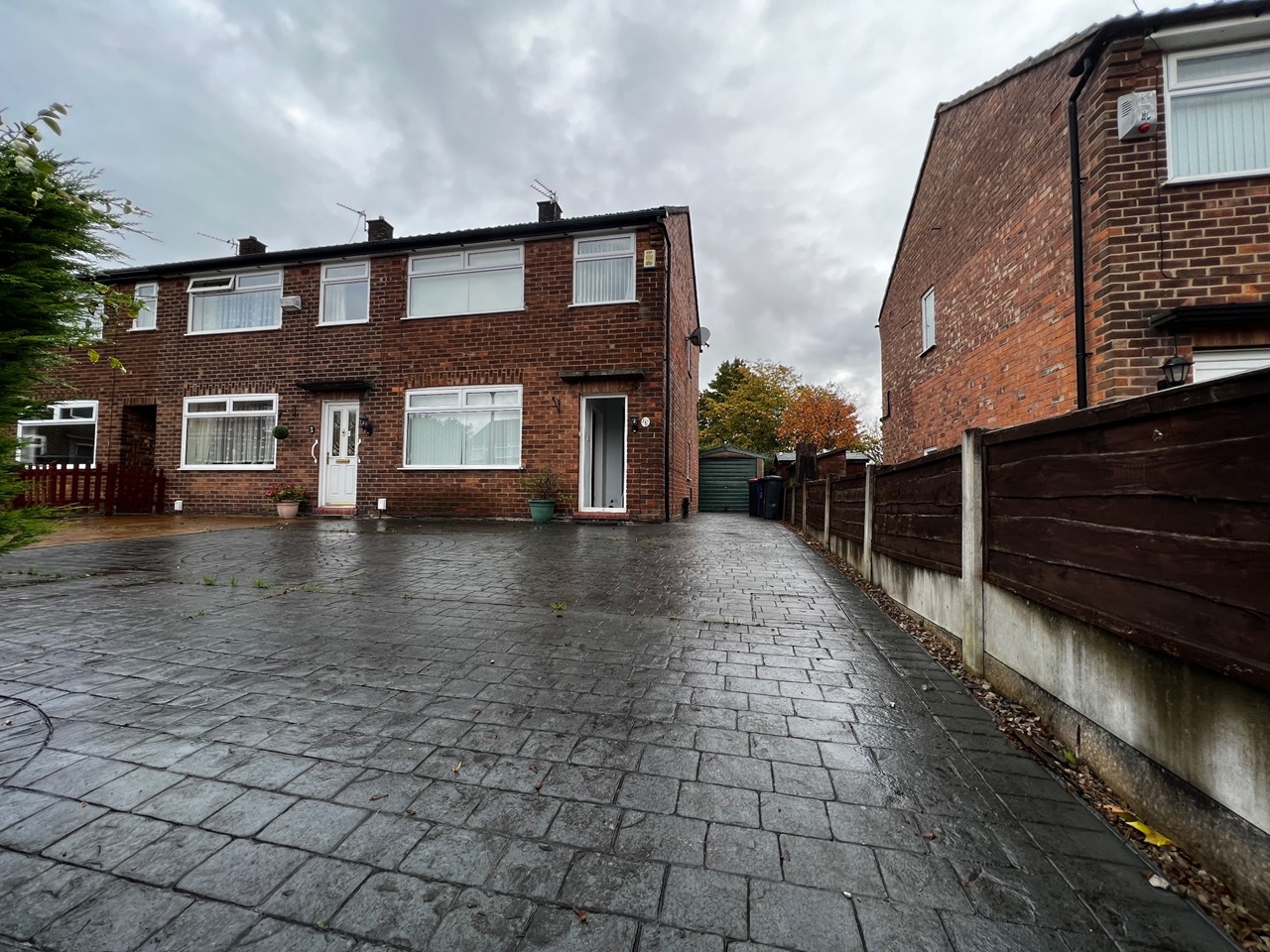 Swinton, Manchester 3 Bed SemiDetached House, Calder Drive, M27 To