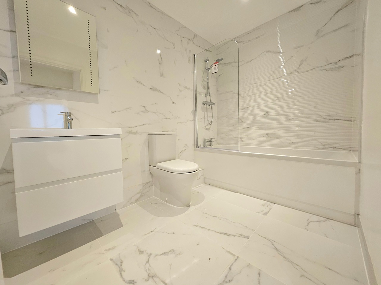 Luton 2 Bed Flat, Breton House, LU2 To Rent Now for £1,500.00 p/m