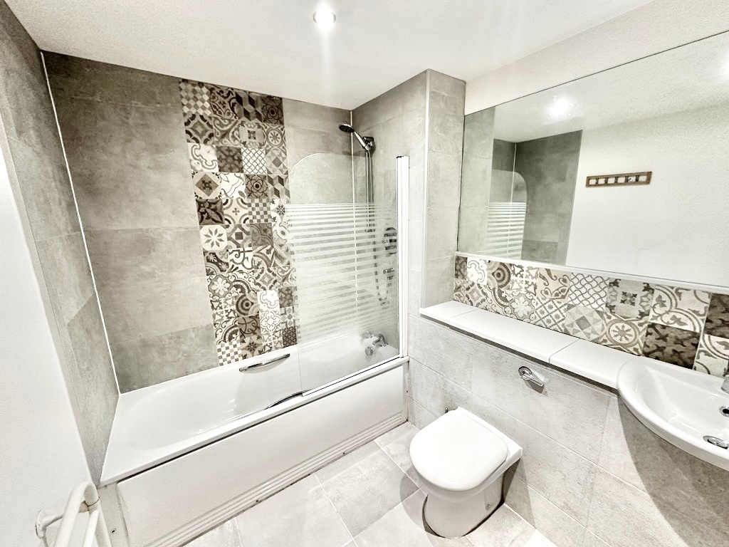 Manchester 2 Bed Flat, Blackfriars Street, M3 To Rent Now for £