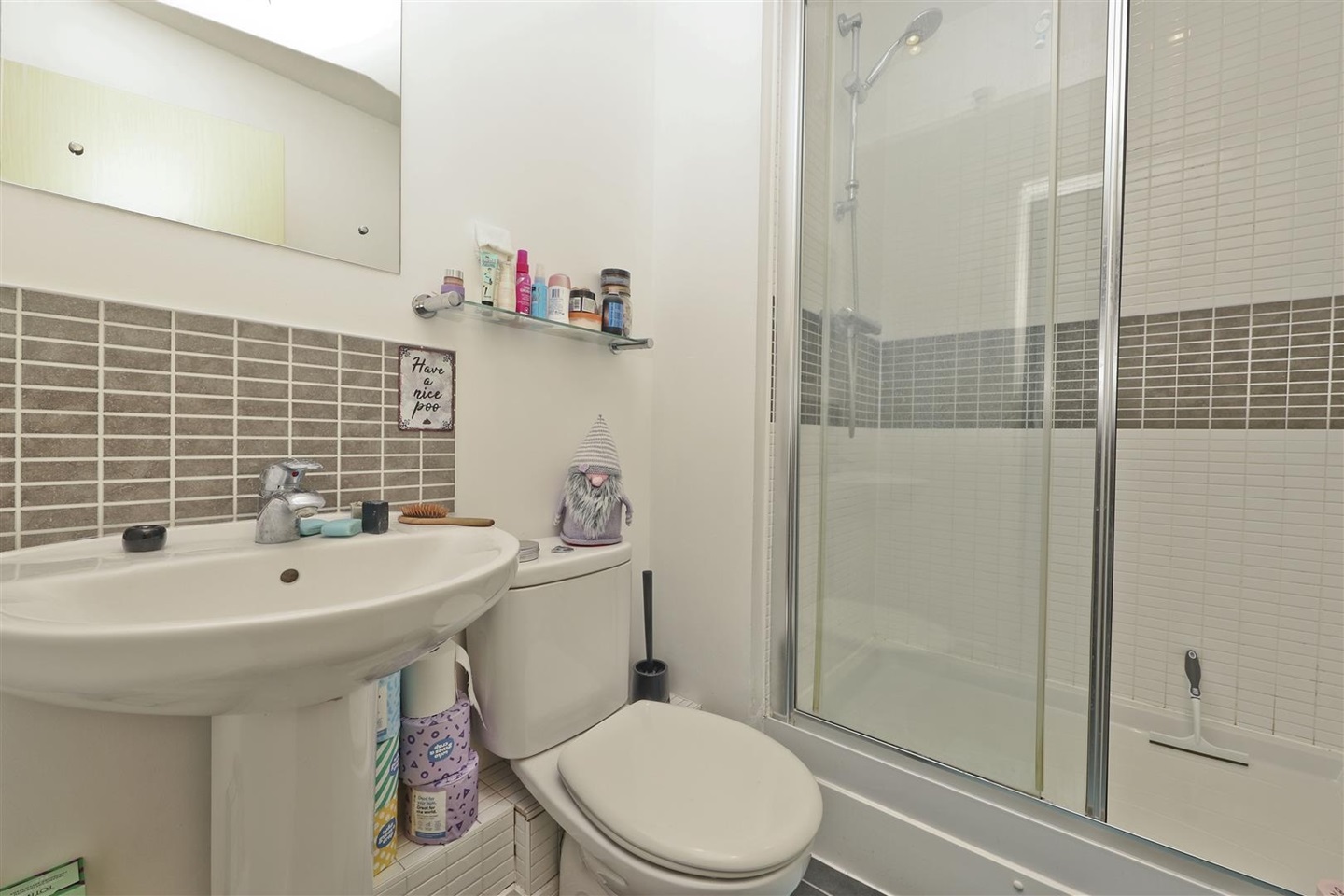 West Drayton 2 Bed Flat, Wraysbury Drive, UB7 To Rent Now for £