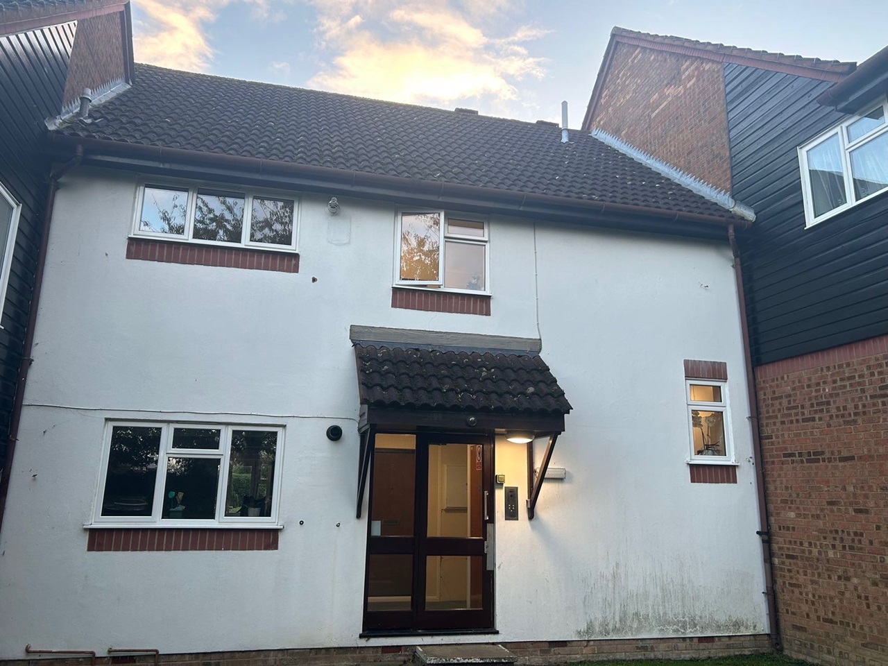 2 Bed Flat, Brackenwood Lodge, EN5 To Rent Now for £1,700.00 p/m