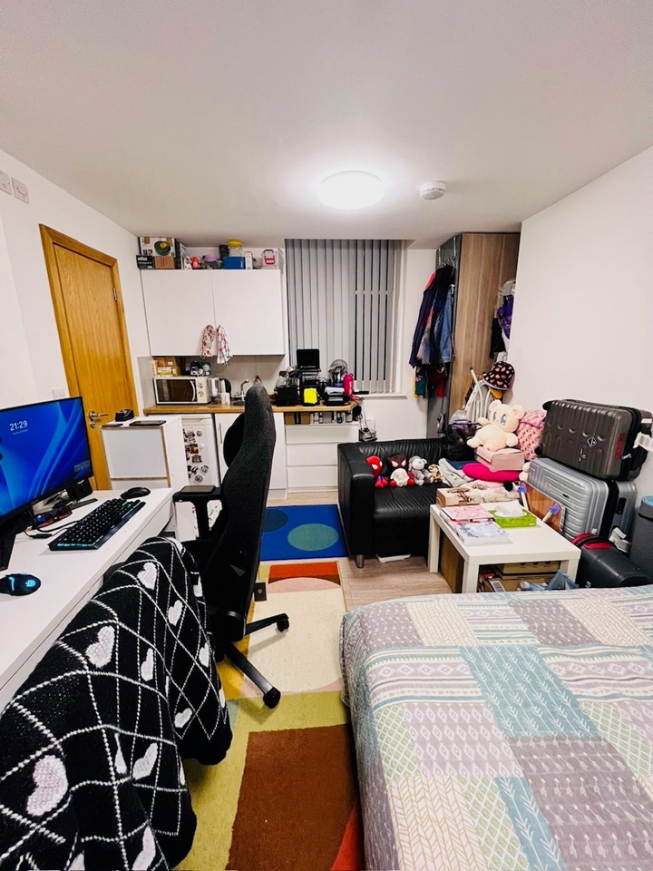 London Studio Flat, Wotton Road, SE8 To Rent Now for £1,150.00 p/m