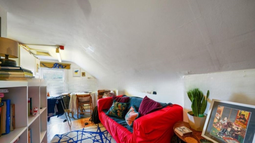 London Studio Flat, Hornsey Park Road, N8 To Rent Now for £1,299.00 p/m