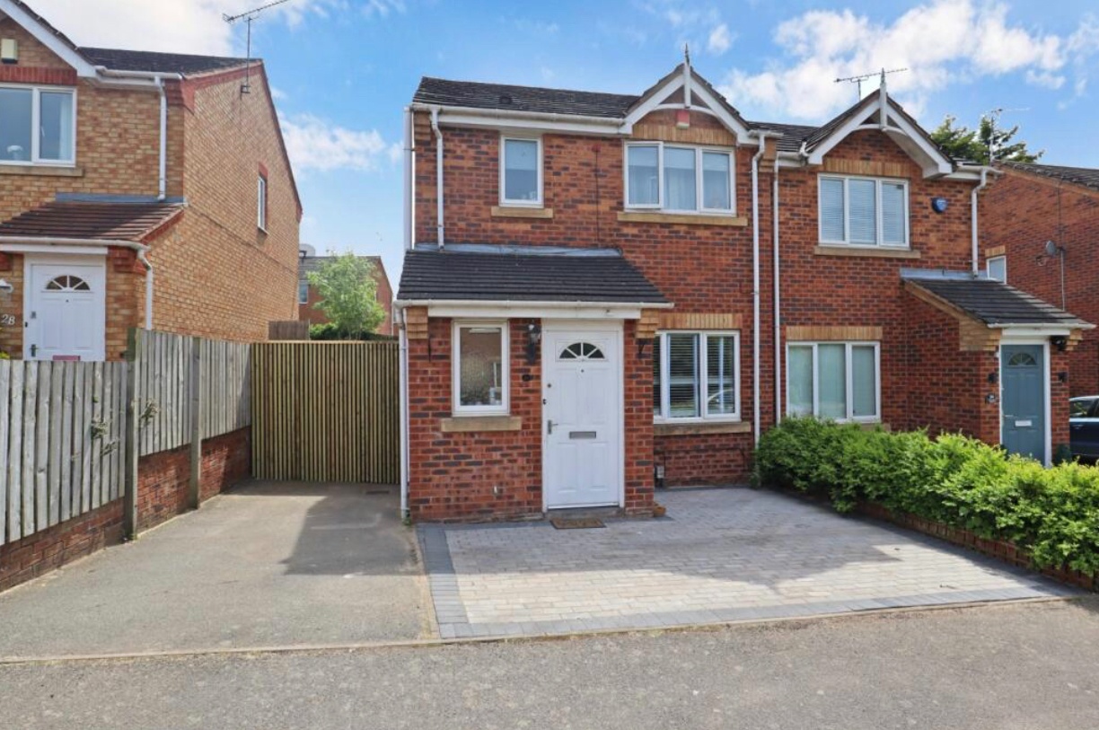 Nuneaton 3 Bed SemiDetached House, Rannoch Drive, CV10 To Rent Now