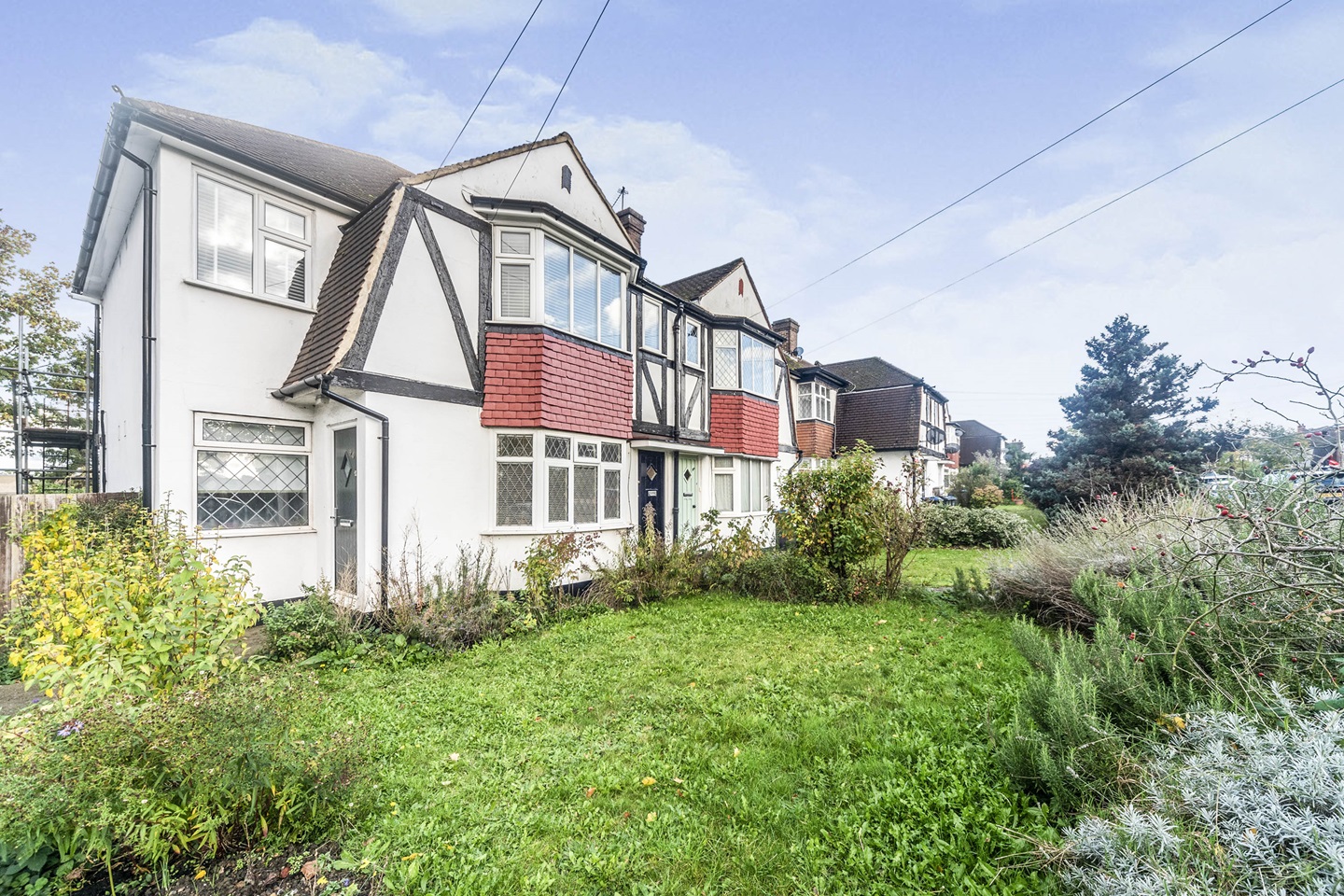 Morden 2 Bed Tudor Drive, SM4 To Rent Now for £1,550.00 p/m