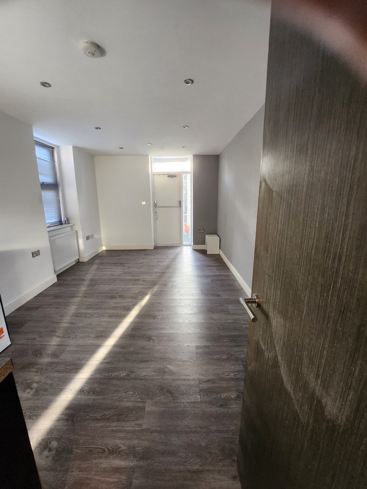 Watford 1 Bed Flat, Rigby House, WD17 To Rent Now for £1,300.00 p/m