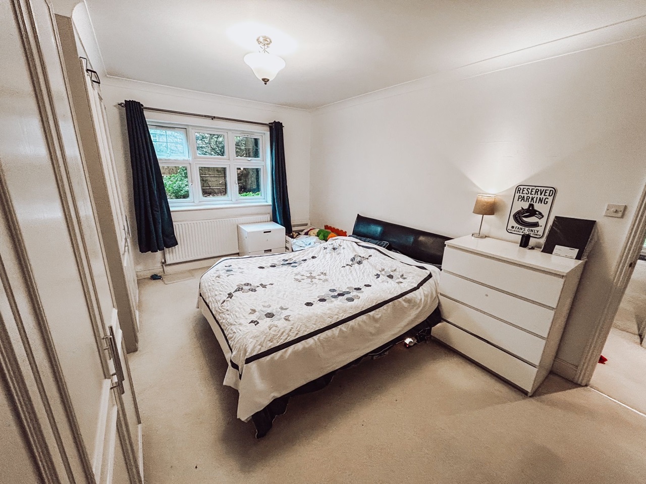 Weybridge 2 Bed Flat, St Avenue, KT13 To Rent Now for £2,400.00 p/m