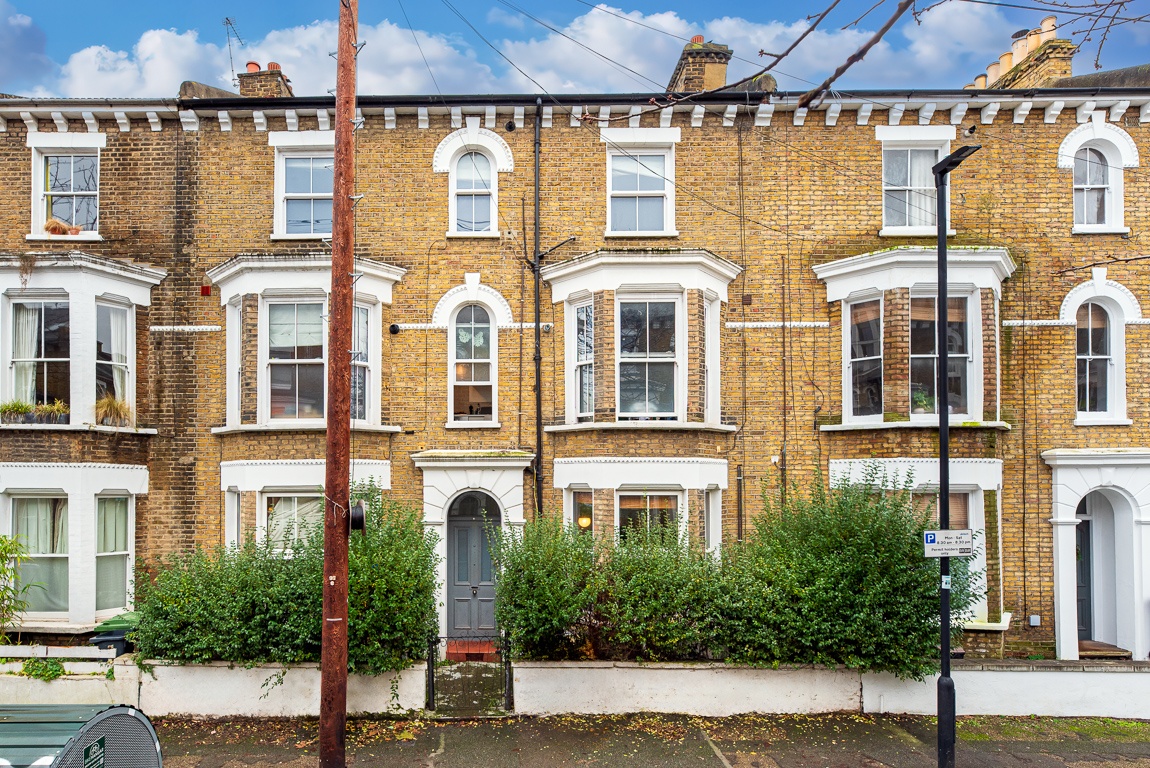 London 1 Bed Flat, Chantrey Road, SW9 To Rent Now for £1,500.00 p/m