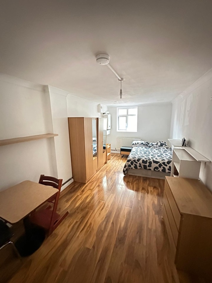 London 2 Bed Flat, Kilburn High Road, NW6 To Rent Now for £1,500.00 p/m