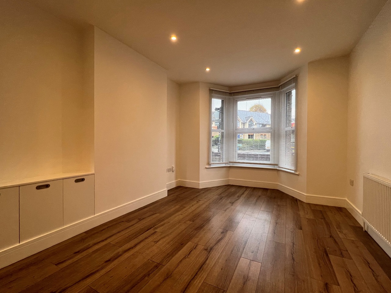 Bromley 1 Bed Flat, West Street, BR1 To Rent Now for £1,350.00 p/m