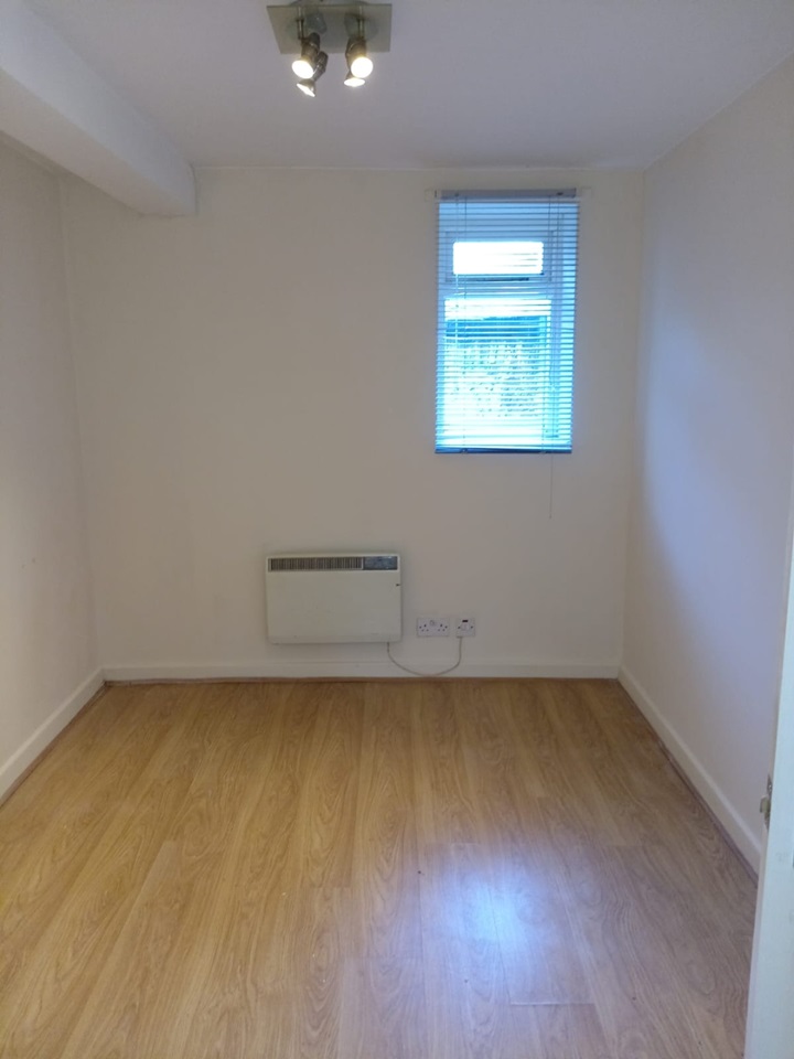 Macclesfield 1 Bed Flat, Broken Banks, SK11 To Rent Now for £695.00 p/m