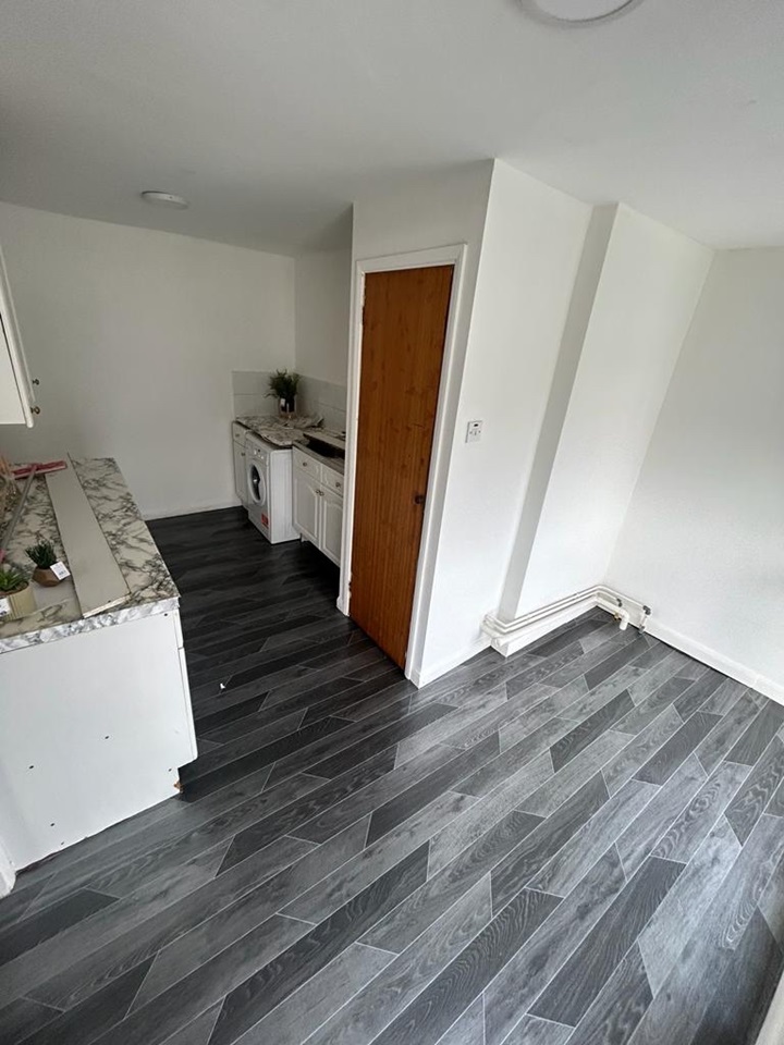 Barnstaple 2 Bed Flat, Victoria Street, EX32 To Rent Now for £825.