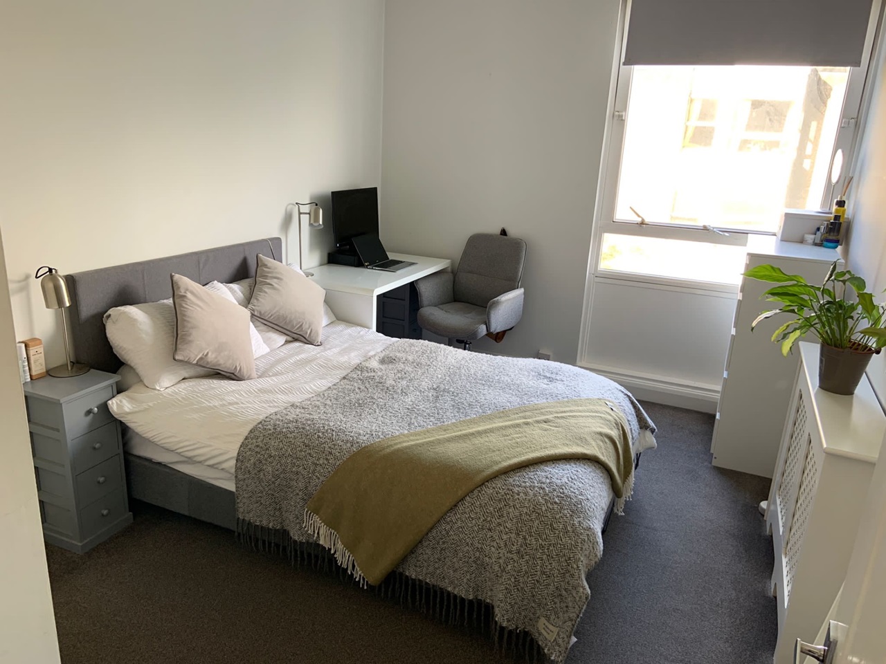 Battersea 2 Bed Flat, Osprey Heights, SW11 To Rent Now for £2,800.