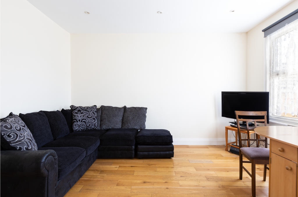 London 3 Bed Flat, Manor Park Road, N2 To Rent Now for £2,100.00 p/m