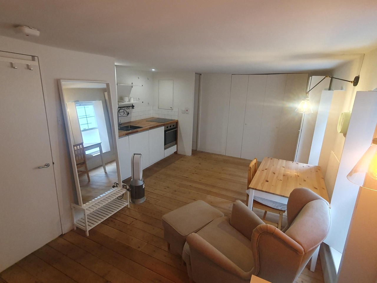 London Studio Flat, Caledonian Road, N1 To Rent Now for £1,560.00 p/m