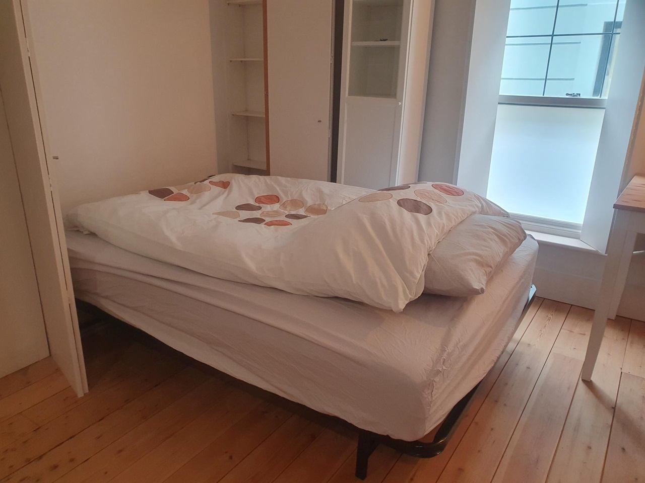 London Studio Flat, Caledonian Road, N1 To Rent Now for £1,560.00 p/m