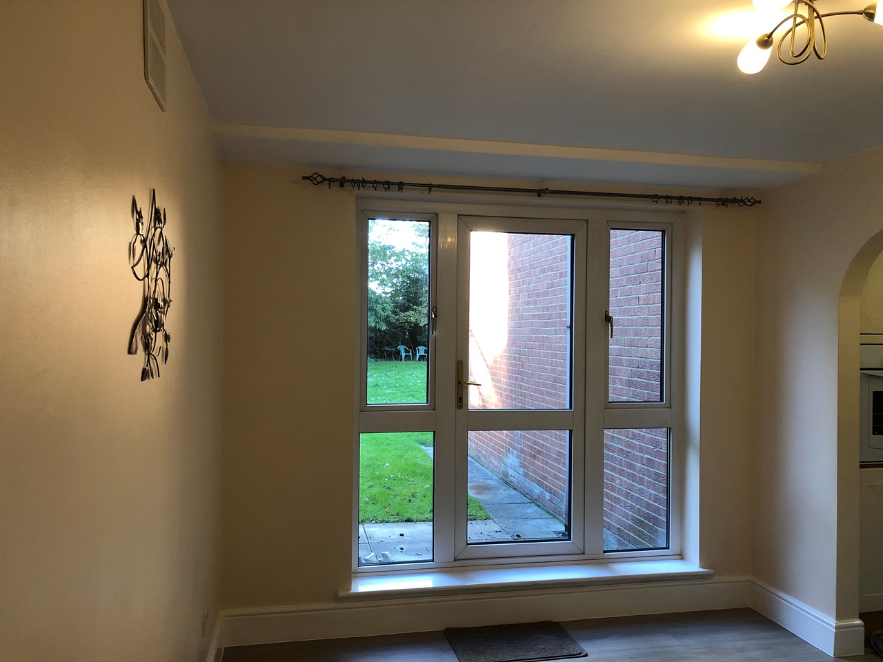 Sandhurst 2 Bed Flat, Yorktown Road, GU47 To Rent Now for £1,280.00 p/m