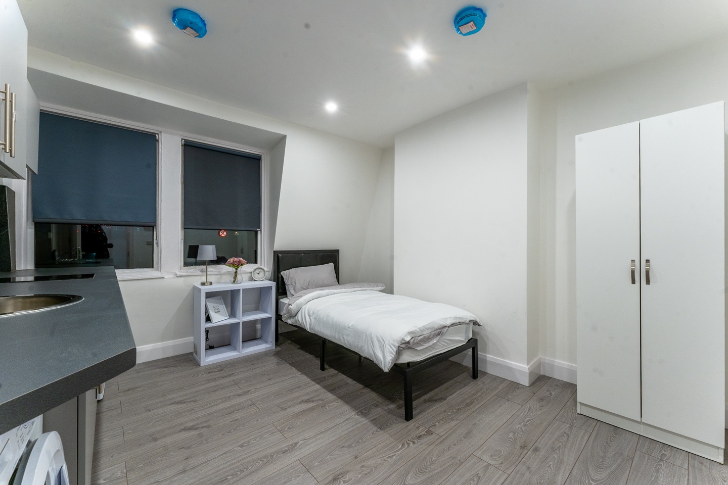 London Studio Flat, Flats 110, SE17 To Rent Now for £1,100.00 p/m