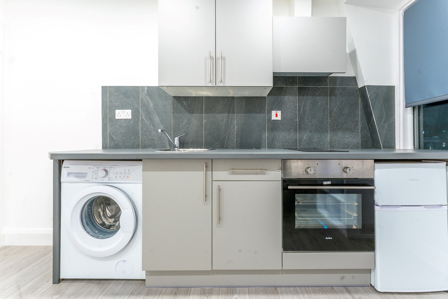 London Studio Flat, Flats 110, SE17 To Rent Now for £1,100.00 p/m