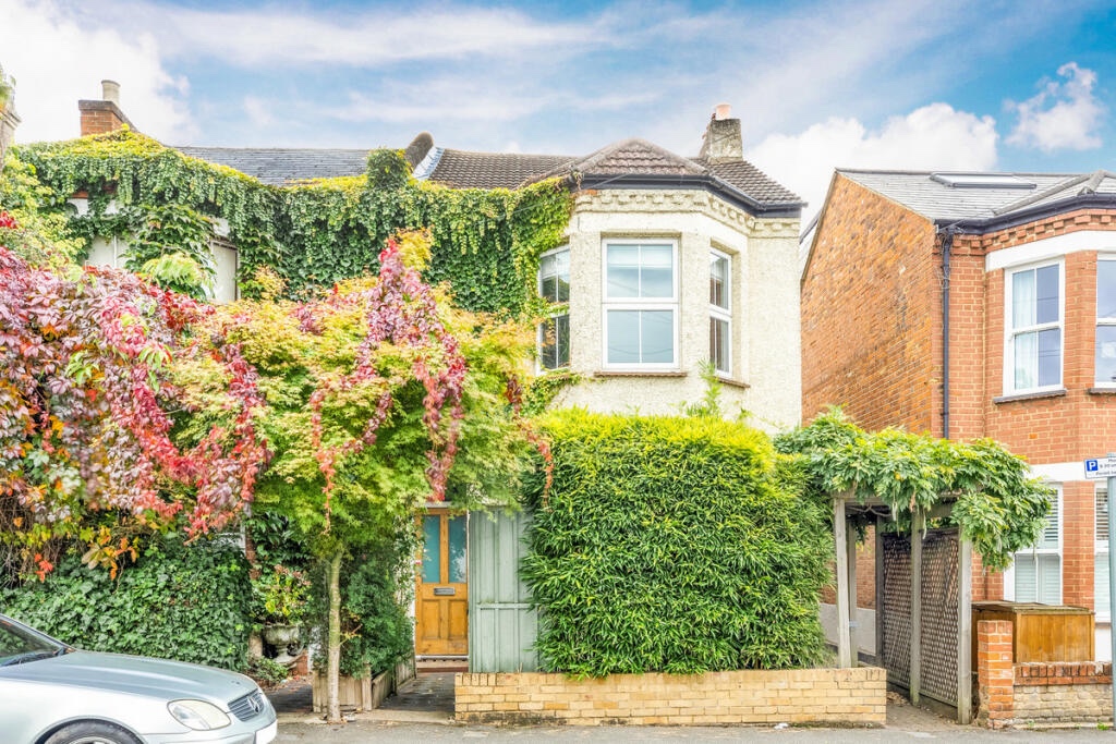 Kingston Upon Thames 1 Bed Flat, Borough Road, KT2 To Rent Now for £1,550.00 p/m