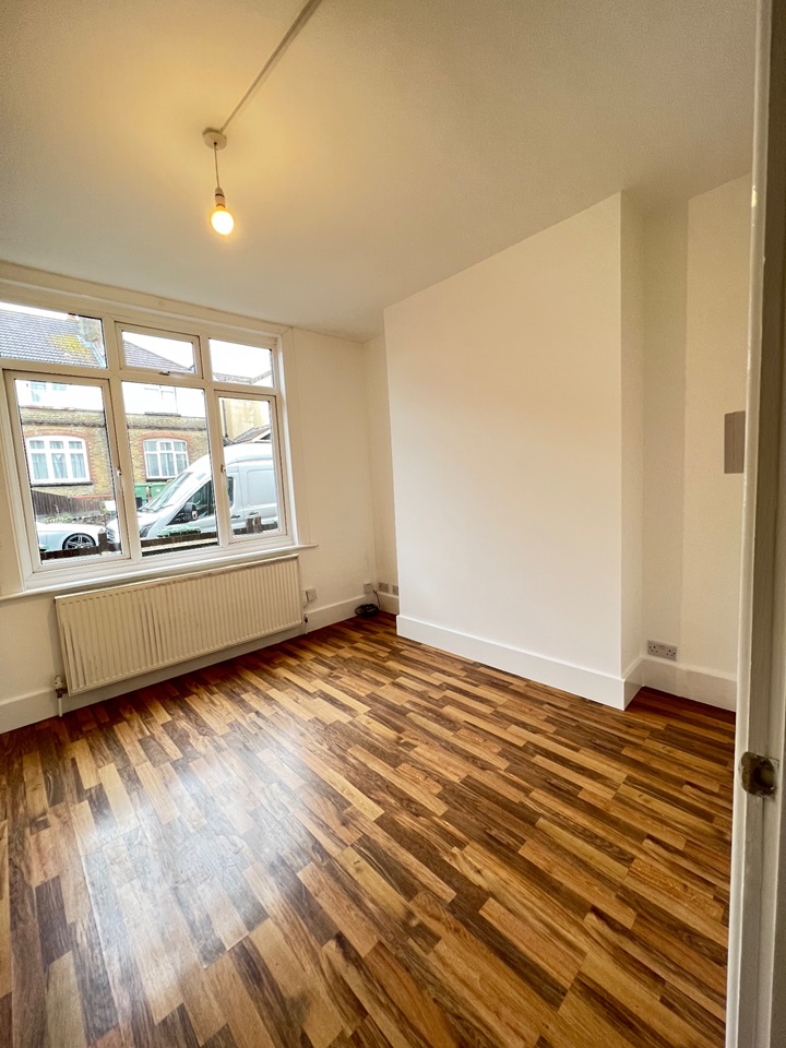 Slade Green, Erith 3 Bed Terraced House, Moat Lane, DA8 To Rent Now