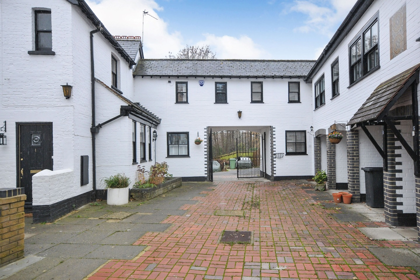 Chislehurst 2 Bed Terraced House, Cromwell Mews, BR7 To Rent Now