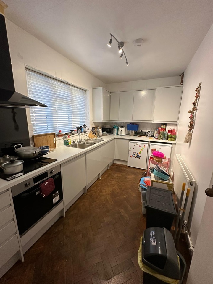 Sanderstead 2 Bed Flat, Sanderstead Road, CR2 To Rent Now for £