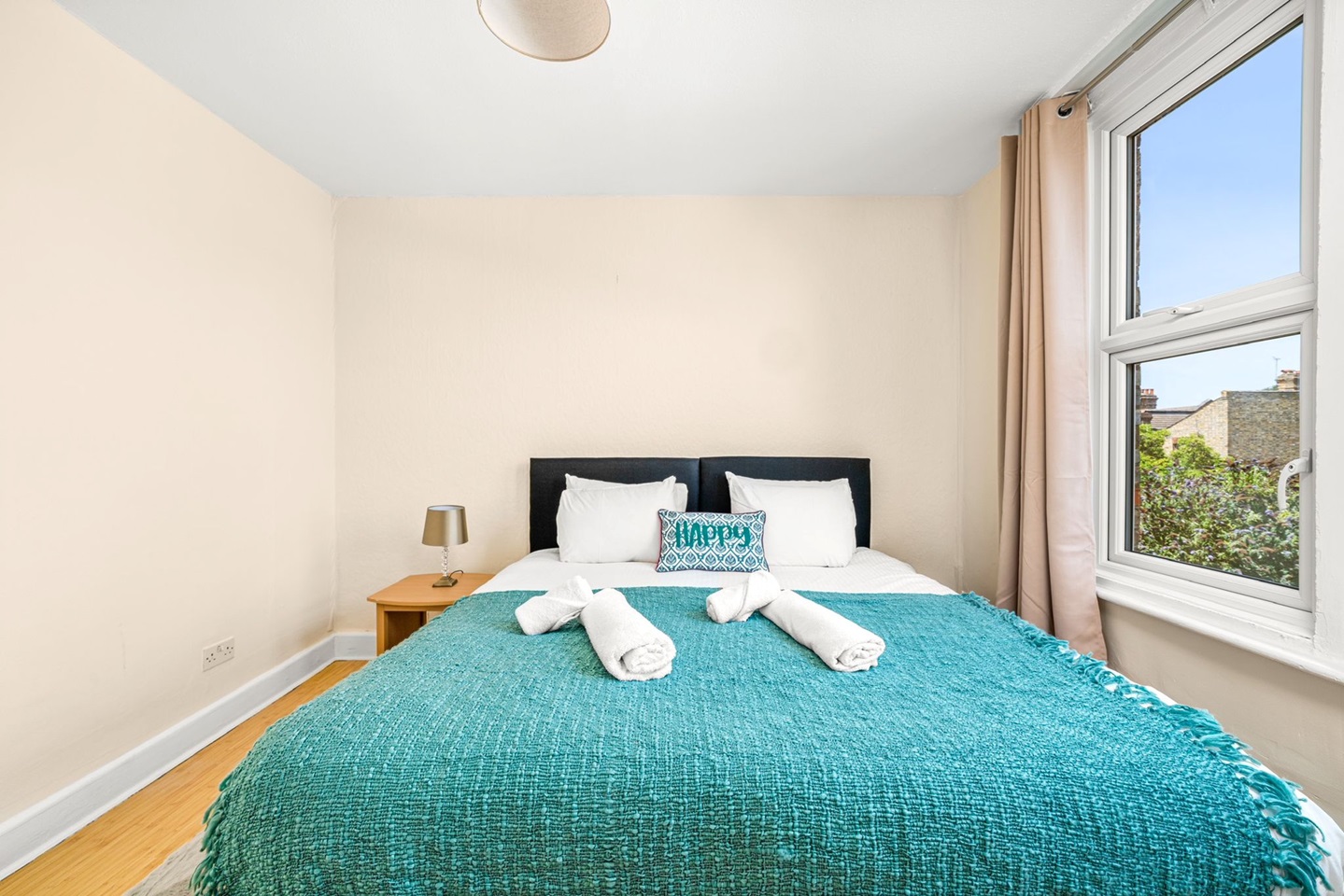 London 5 Bed SemiDetached House, York Road, N11 To Rent Now for £