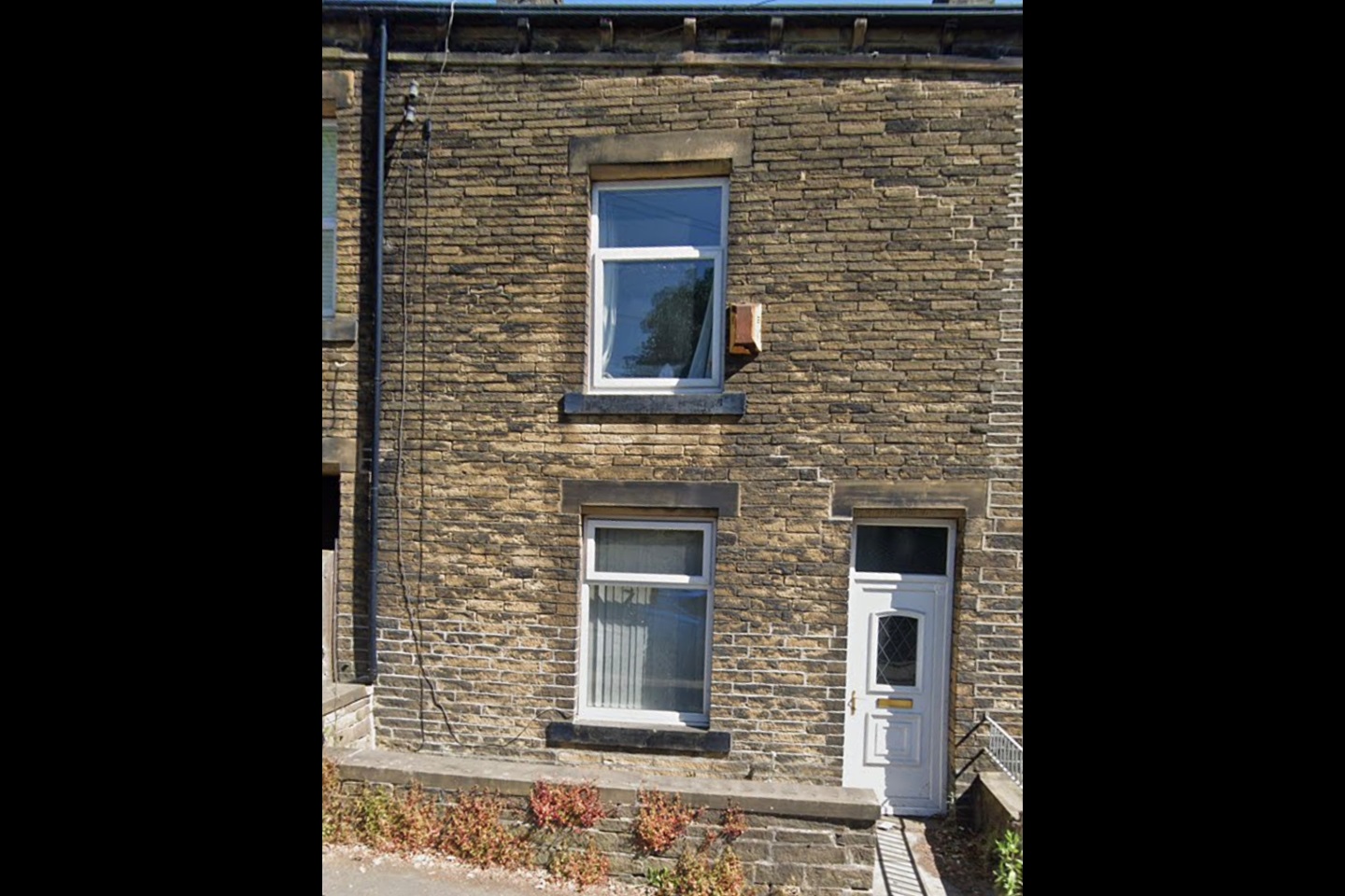 Luddendenfoot, Halifax 3 Bed Terraced House, Grosvenor Place, HX2
