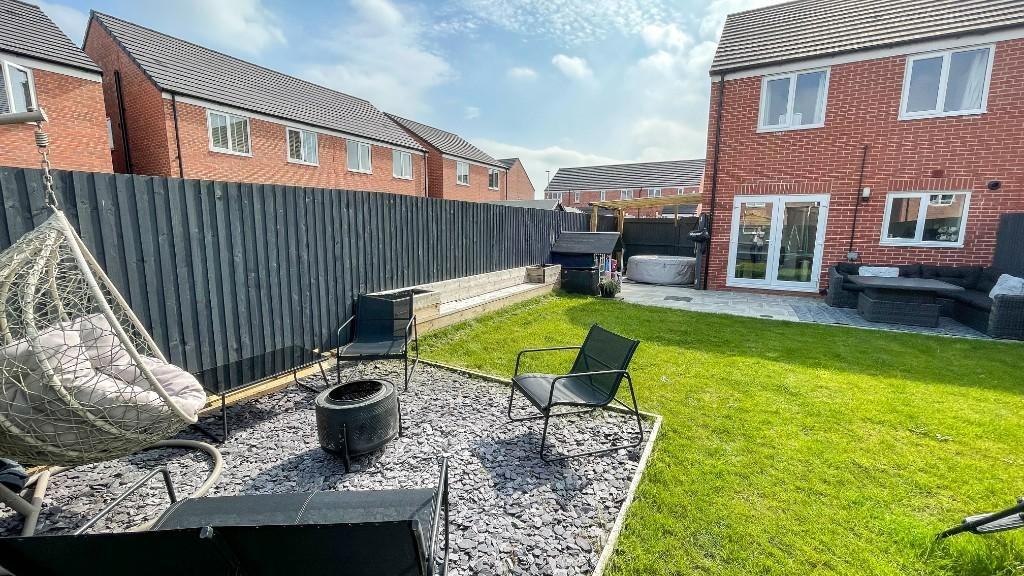 NewtonLeWillows 3 Bed End Terrace, Scarborough Drive, WA12 To