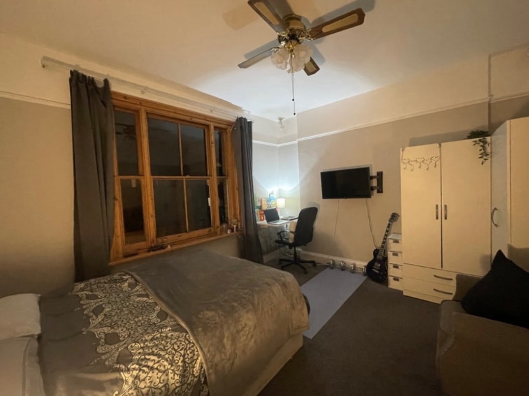 Hanwell Room in a Shared Flat, Westminster Road, W7 To Rent Now for