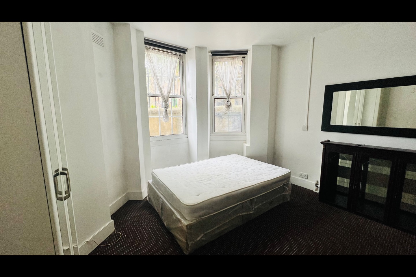 London Room in a Shared Flat, Devon Mansions, SE1 To Rent Now for £