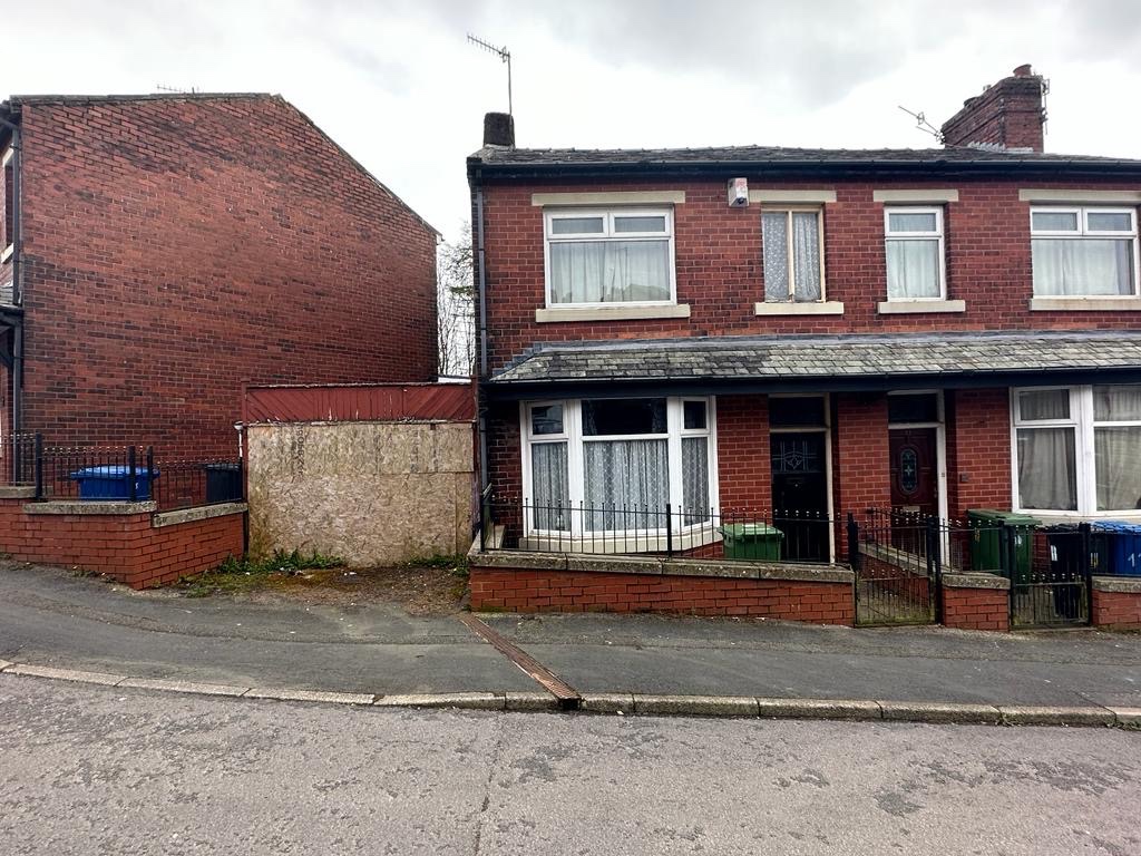 Bacup 3 Bed End Terrace, Thorn Street, OL13 To Rent Now for £800.00 p/m