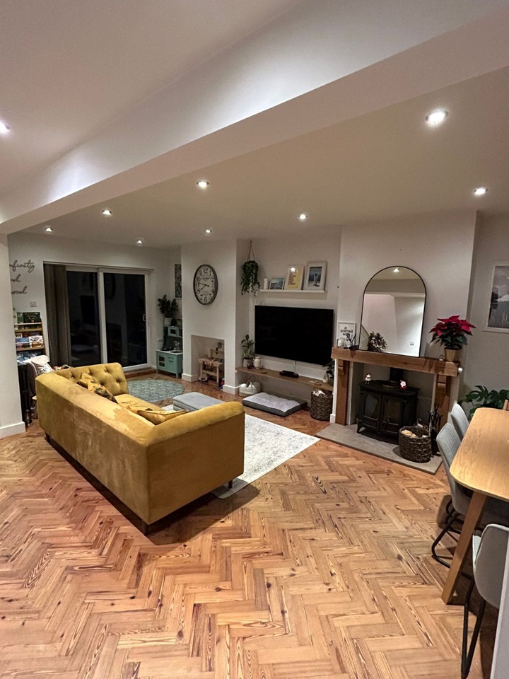 Crawley 3 Bed SemiDetached House, Northgate Road, RH10 To Rent Now