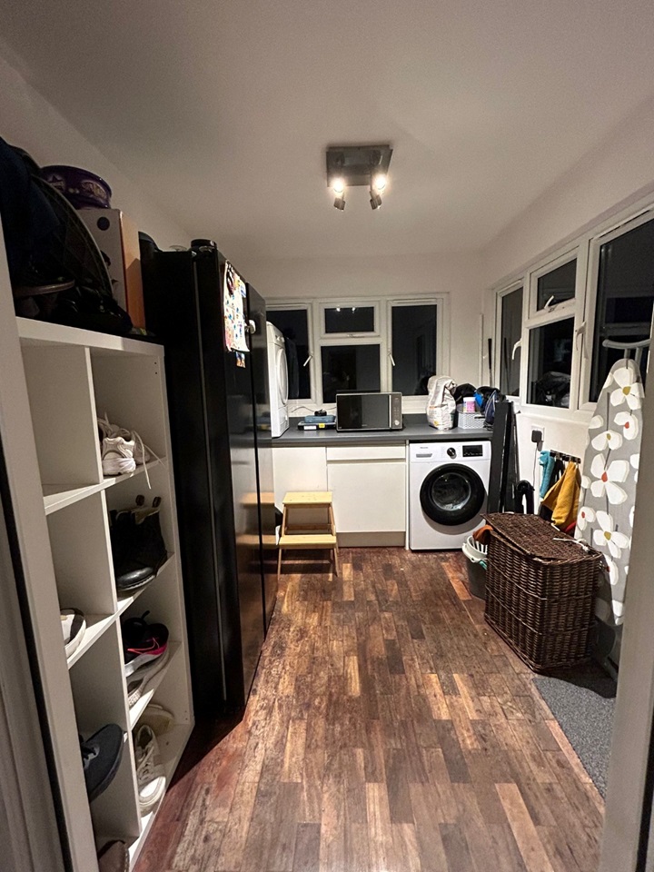 Crawley 3 Bed SemiDetached House, Northgate Road, RH10 To Rent Now