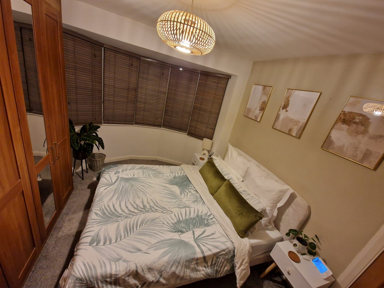 Crawley 3 Bed SemiDetached House, Northgate Road, RH10 To Rent Now