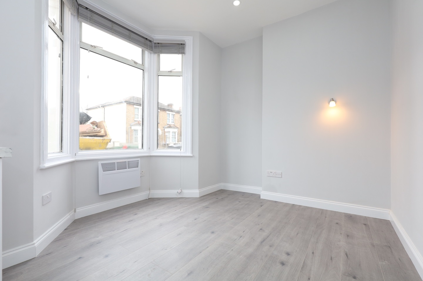 London Studio Flat, Honley Road, SE6 To Rent Now for £1,045.00 p/m