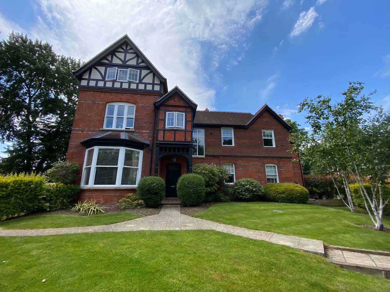 Binfield, Bracknell 2 Bed Flat, Parkham Mead, RG42 To Rent Now for