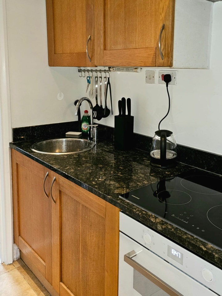 London 1 Bed Flat, Mackie Road, SW2 To Rent Now for £1,495.00 p/m