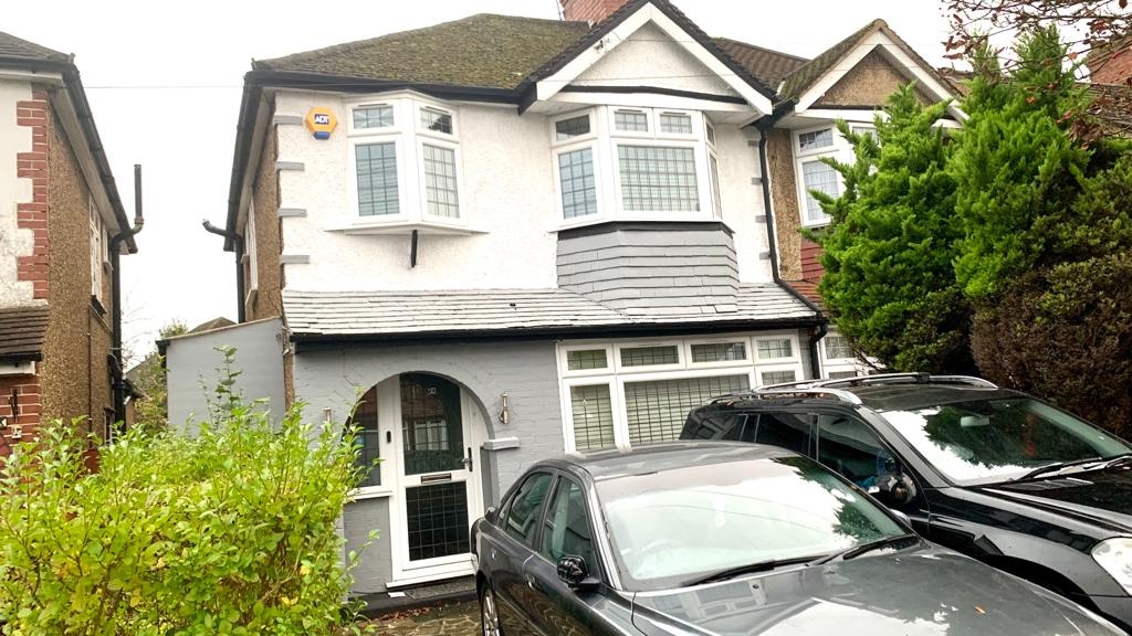 Watford 3 Bed SemiDetached House, Kingswood Road, WD25 To Rent Now for £1,850.00 p/m