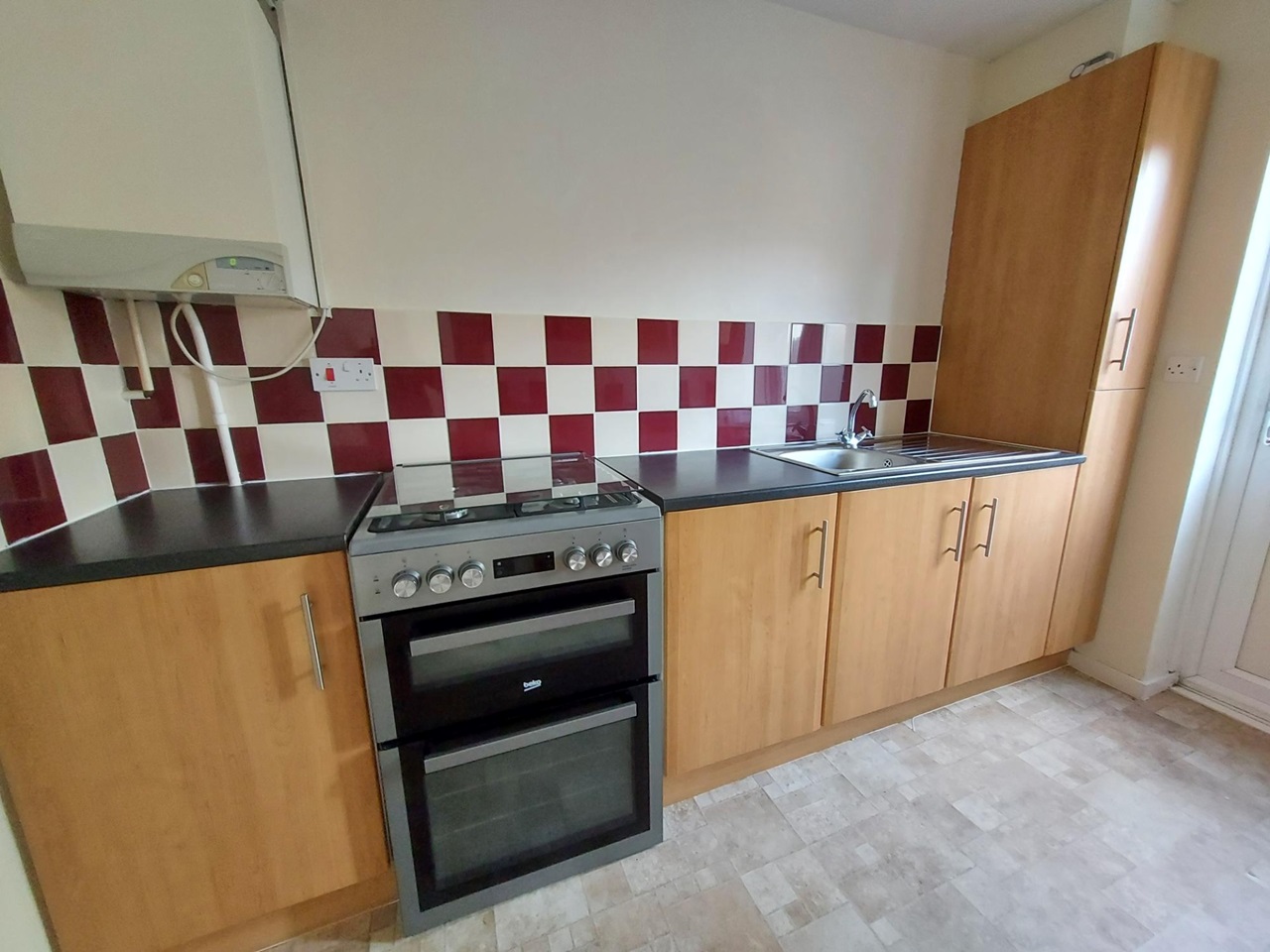 Basingstoke 3 Bed SemiDetached House, Grainger Close, RG22 To Rent