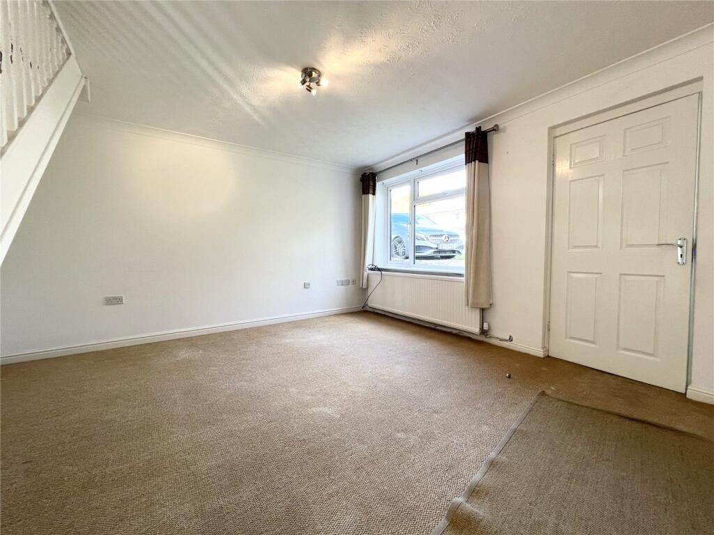 Cirencester 4 Bed SemiDetached House, Stratton Heights, GL7 To