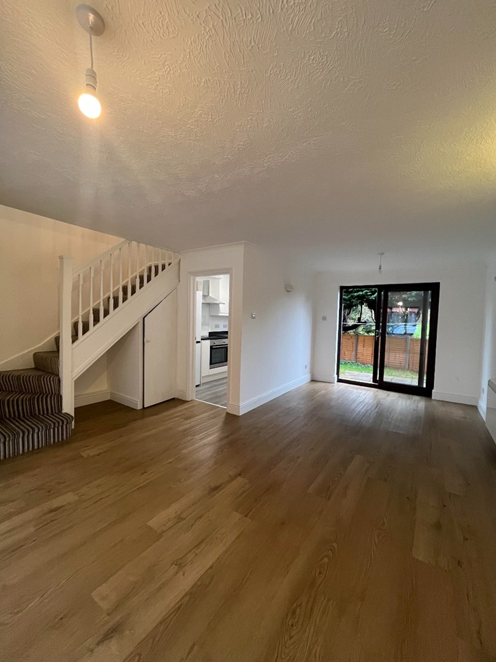 Belmont, Sutton 3 Bed Terraced House, Station Approach, SM2 To Rent