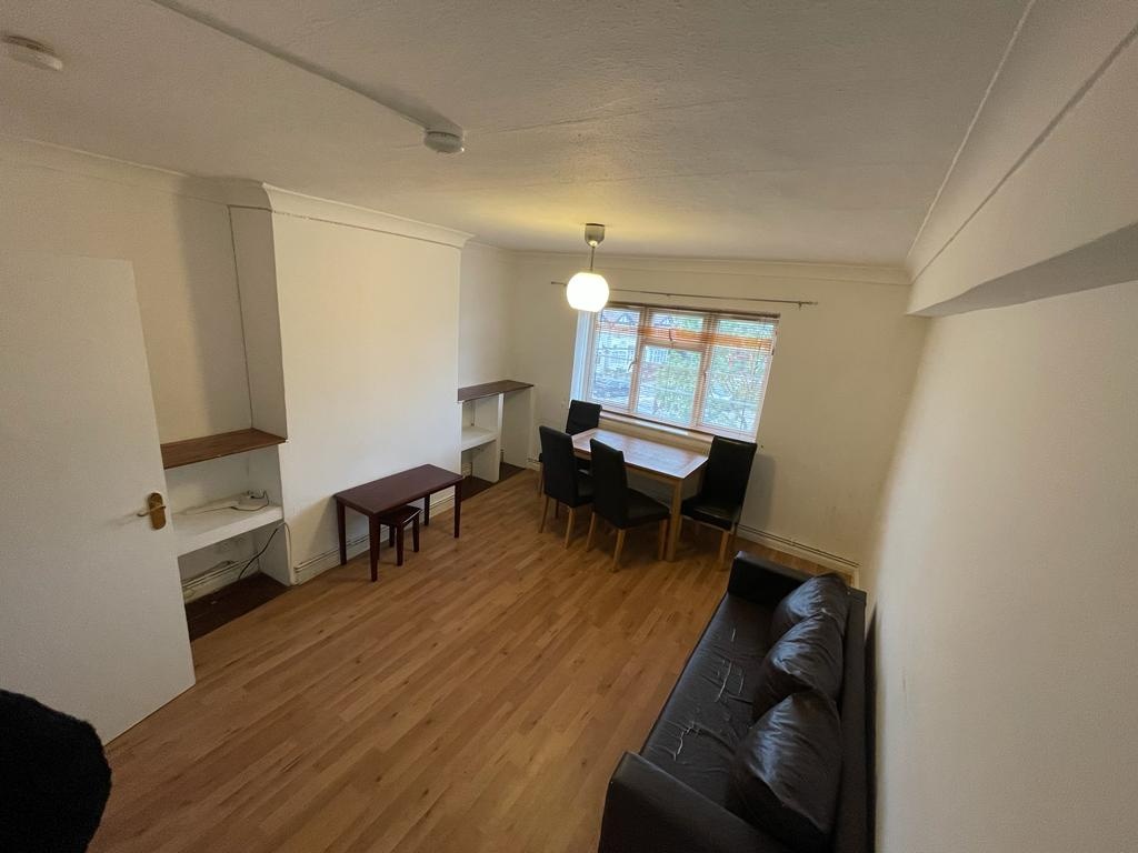 London 2 Bed Flat, Charlton Court, E6 To Rent Now for £1,475.00 p/m