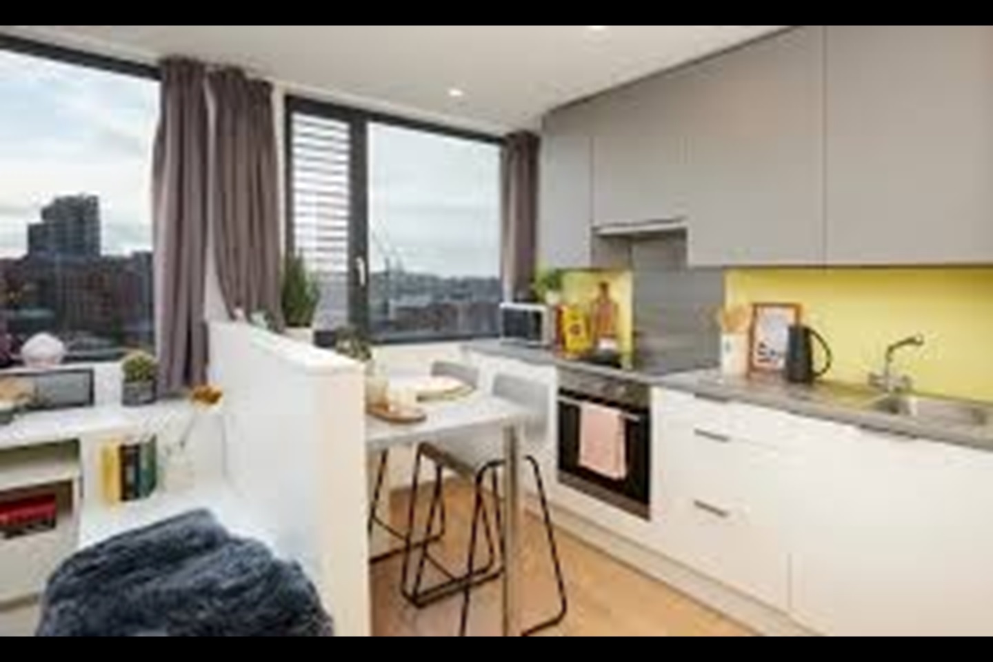 Birmingham Bedsit, C, B4 To Rent Now for £750.00 p/m