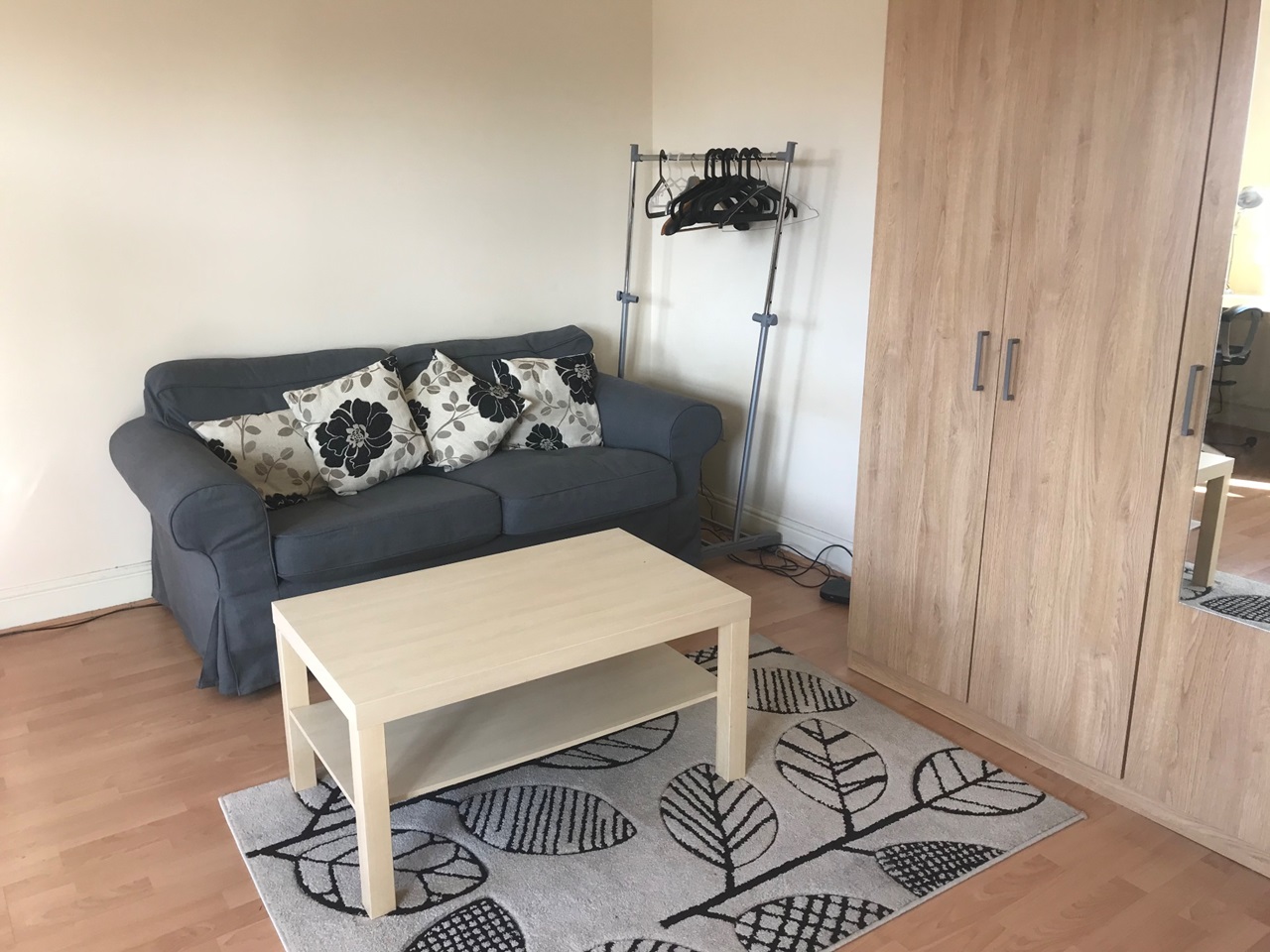 Edinburgh Room in a Shared House, West Fairbrae Drive, EH11 To Rent