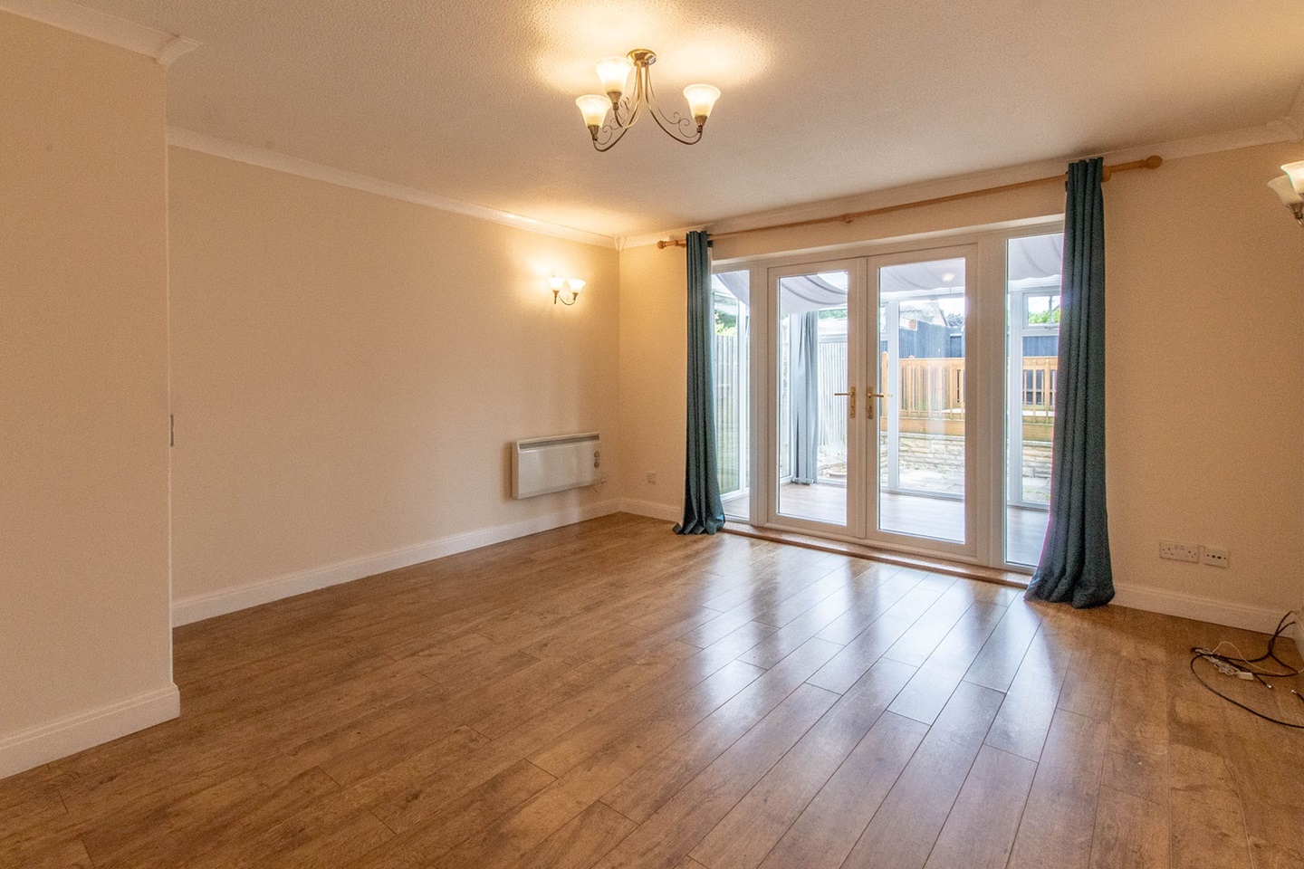 Middleton Cheney, Banbury 3 Bed SemiDetached House, Peacocks Close