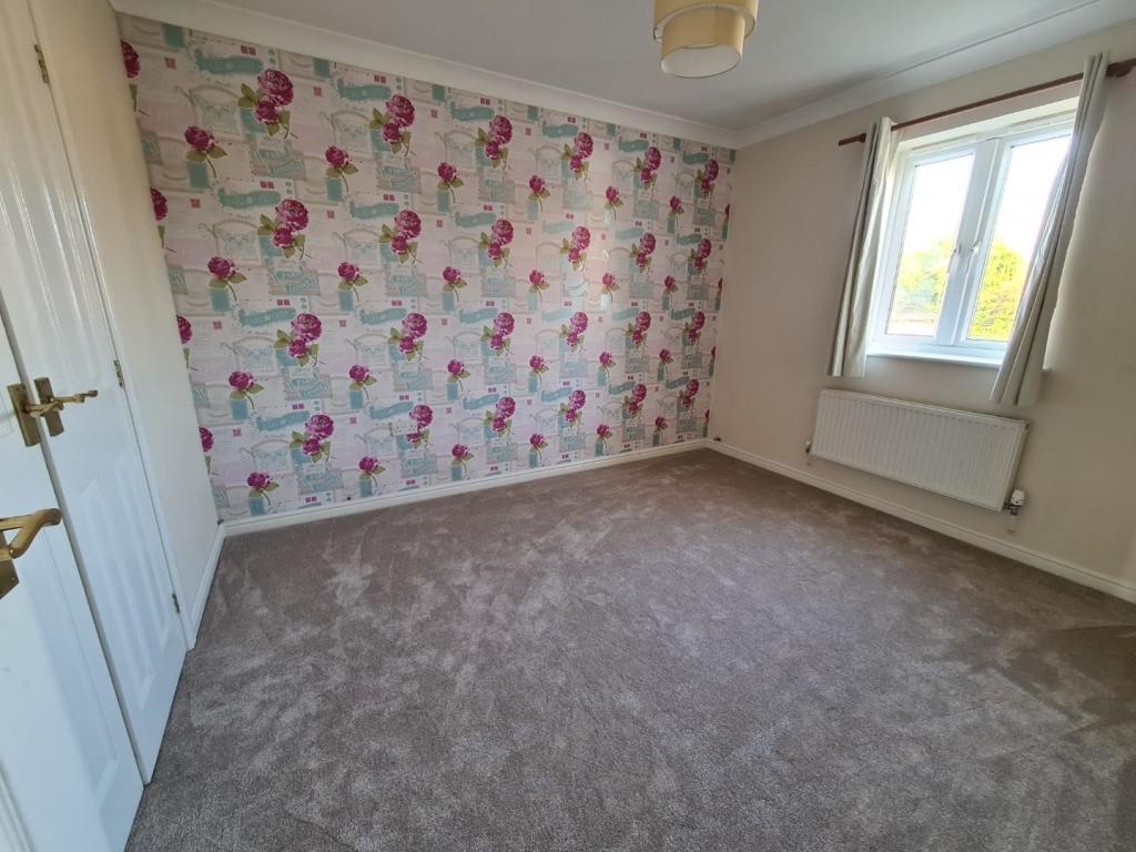 Pencoed, Bridgend 4 Bed Terraced House, Heol Yr Eithin, CF35 To