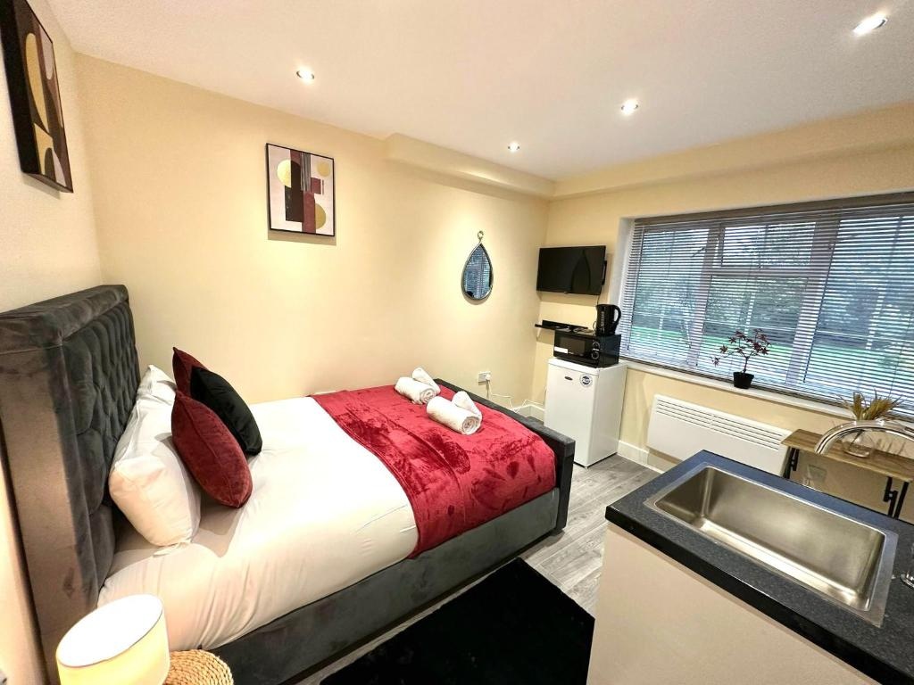 Morden Room in a Shared House, Road, SM4 To Rent Now