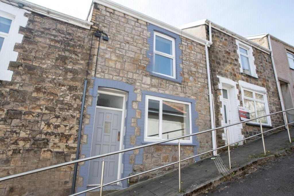 Ebbw Vale 2 Bed Terraced House, Mount Street, NP23 To Rent Now for £700.00 p/m